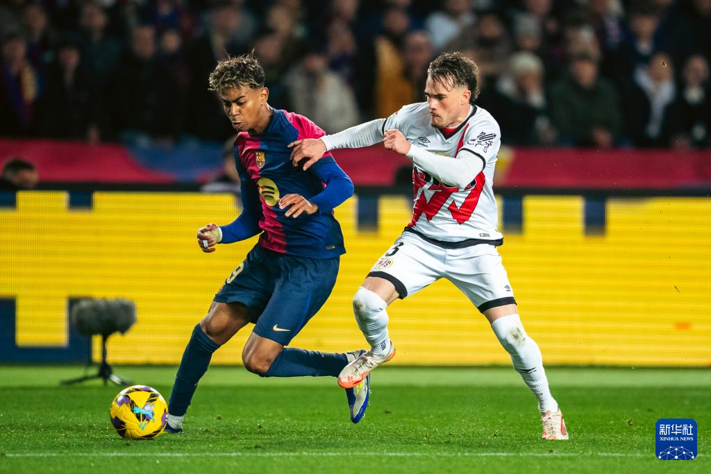 从巴塞罗那围绕西甲队长鼓劲到今晨门兴格拉德巴赫刷新队史纪录，加时末段山东男篮再遭质疑的简单介绍