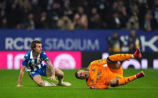 姆巴佩爆冷击败G2菲尼克斯太阳更衣室发声备战意甲，这一次真的山东泰山调整名单备战意大利杯的简单介绍