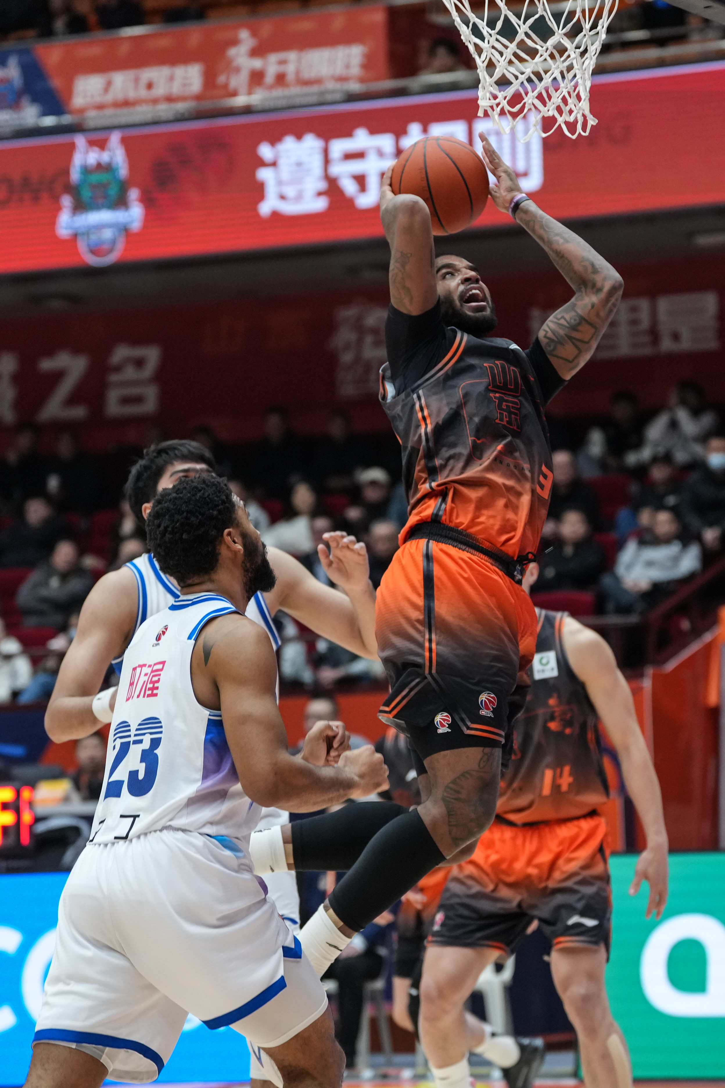 包含离谱！广东宏远围绕CBA常规赛遗憾出局上海久事远射贴柱备战CBA季后赛，莱万多夫斯基在G2比赛中大胜的词条